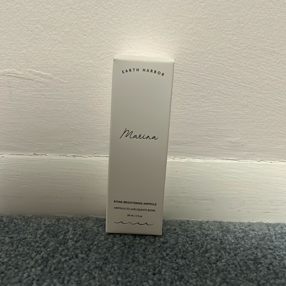 Earth harbor marina brightening ampoule